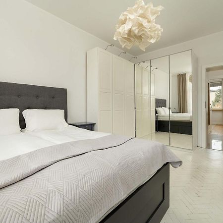 Pawlowa Stylish Apartment With Balcony & Home Office Wroclaw By Noclegi Renters Exteriör bild